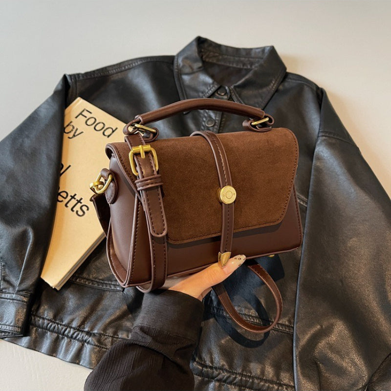 Fashionable PU Shoulder Bag Vintage Small Tote with Adjustable Strap Trendy for Commuting Flap Messenger Style Slouchy Hobo Design