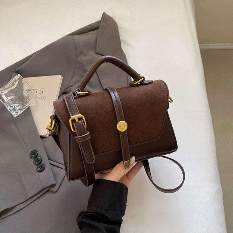 Fashionable PU Shoulder Bag Vintage Small Tote with Adjustable Strap Trendy for Commuting Flap Messenger Style Slouchy Hobo Design