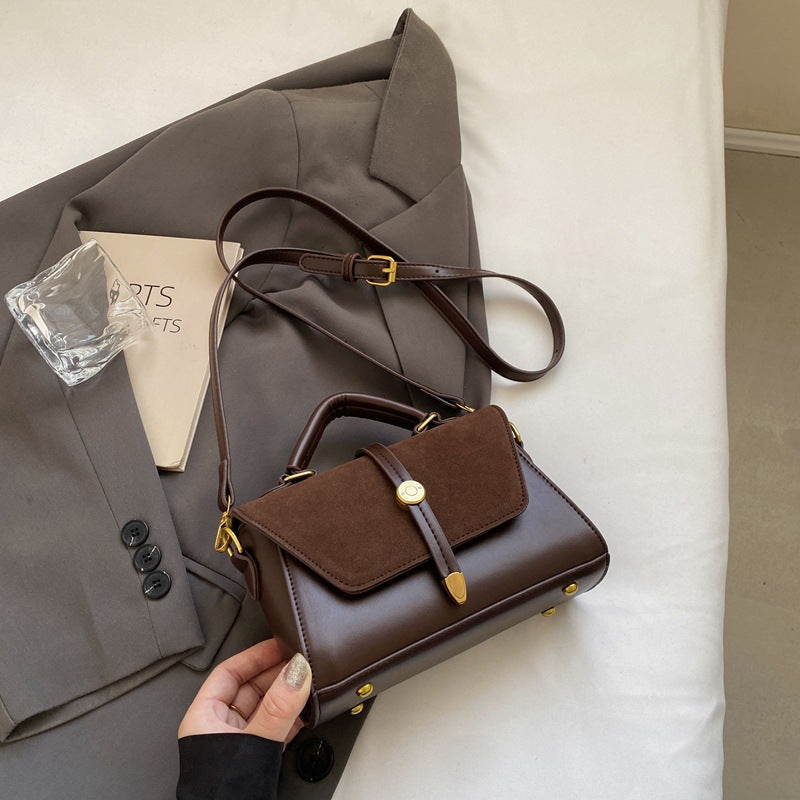 Fashionable PU Shoulder Bag Vintage Small Tote with Adjustable Strap Trendy for Commuting Flap Messenger Style Slouchy Hobo Design