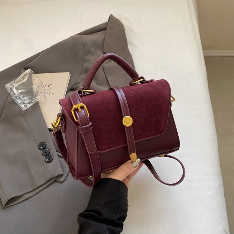 Fashionable PU Shoulder Bag Vintage Small Tote with Adjustable Strap Trendy for Commuting Flap Messenger Style Slouchy Hobo Design